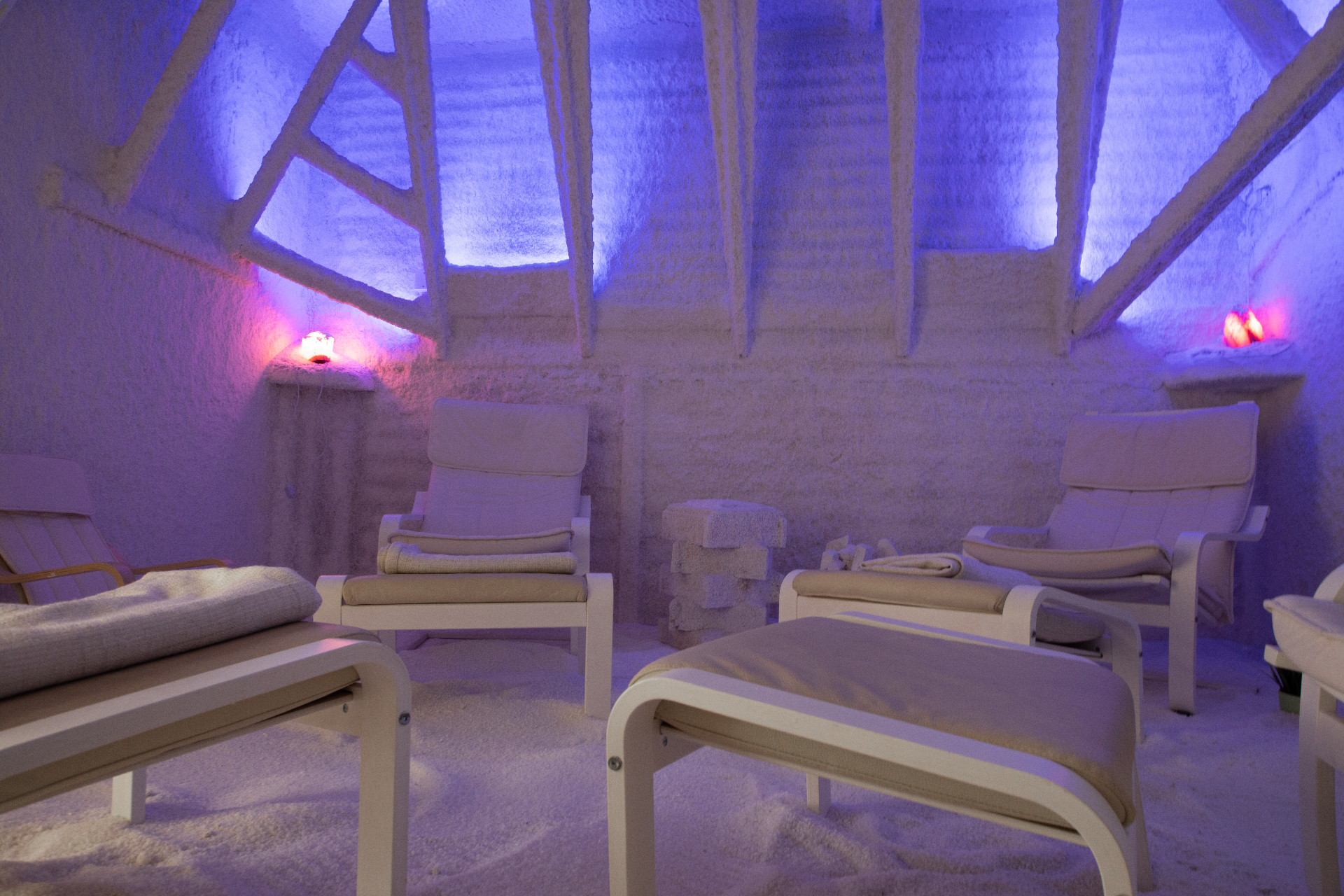 كهف الملح العلاجي هالوثيرابي في Physio Prime الرياض